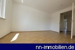 Innenansicht - Zimmer 2 mit Zugang zum Balkon!