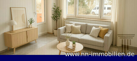 helles Wohnzimmer mit Zugang zum Balkon – möbliert durch KI helles Wohnzimmer mit Zugang zum Balkon – möbliert durch KI