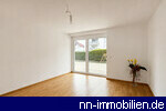 Wohnbereich mit Zugang zur Terrasse - Visualisierung / KI-generiertes Bild, Abweichungen m�glich